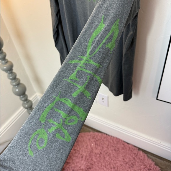 Men’s Salt Life Gray Performance Hoodie - Picture 4 of 4